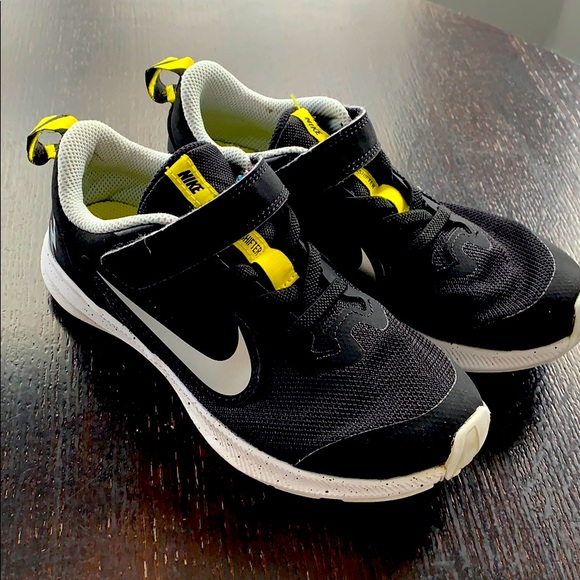 Boys Nike Downshifter Shoes